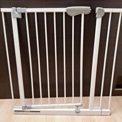 ベビーゲート　ベビーザラス　白