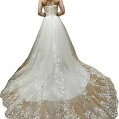 ウェディングドレス　Aライン　編み上げ
の画像