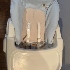 コンビのハイローチェアの画像