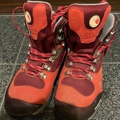 caravan 登山靴　24センチ　赤