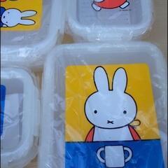 新品、★ミッフィー★タッパー★5点セット★フェリシモ★プラ★4点止め★ディック・ブルーナ★容器の画像