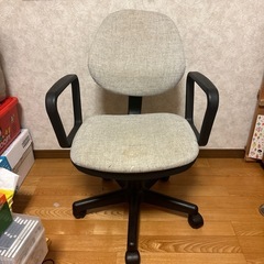 デスク用の椅子