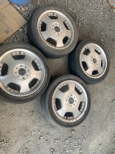 アルミホイールキャリァーです