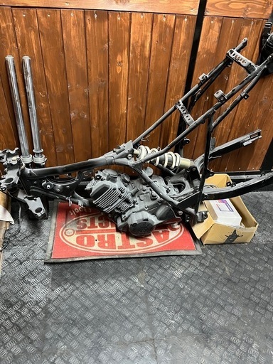 tw200 2jl ヤマハ レストアベース