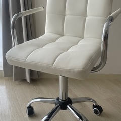 美品！デスクチェア　白