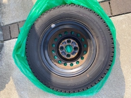 スタッドレスタイヤ　ホイール付×４本