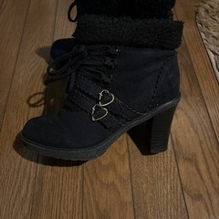 リズリサ　ショートブーツの画像