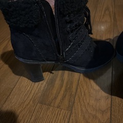 リズリサ　ショートブーツの画像