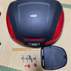 GIVI(ジビ) バイク用 リアボックス モノロック 47L〈ベ...