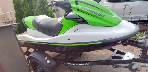 今が買うタイミング！無料で試乗可能。エキサイティングな体験を！１０月限定価格！ジェットスキー　カワサキSTX15F2016