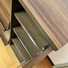【0円で譲ります】キッチンキャビネット・カップボード⭐︎コンセント付きの画像