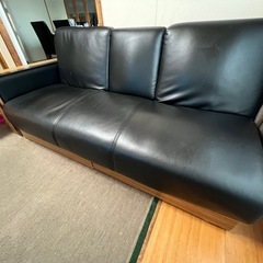 フラットになる2人掛けソファー