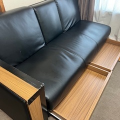 フラットになる2人掛けソファーの画像