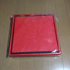 【新品】座れる収納 (赤 or 黒) ◆折りたたみ かんたんに組み立てられます♪の画像