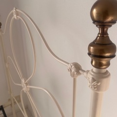 ローラアシュレイ廃盤人気ベッドフレームの画像