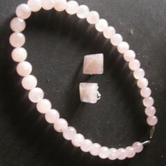 紅水晶　ピンククリスタル　ネックレス＆イヤリングの画像