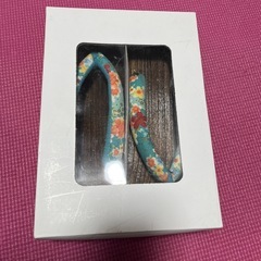 下駄とバッグの画像
