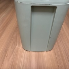 ★早い者勝ちです・清掃済み★Combi 強力防臭抗菌おむつポットPoi-Tech  赤ちゃん　おむつ　ゴミ箱の画像