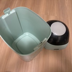 ★早い者勝ちです・清掃済み★Combi 強力防臭抗菌おむつポットPoi-Tech  赤ちゃん　おむつ　ゴミ箱の画像