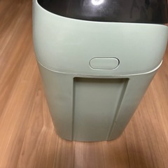 ★早い者勝ちです・清掃済み★Combi 強力防臭抗菌おむつポットPoi-Tech  赤ちゃん　おむつ　ゴミ箱の画像