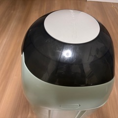 ★早い者勝ちです・清掃済み★Combi 強力防臭抗菌おむつポットPoi-Tech  赤ちゃん　おむつ　ゴミ箱の画像