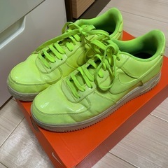 ナイキ NIKE AIR FORCE 1 07 LV8 UV ローカットスニーカーお譲りします。の画像