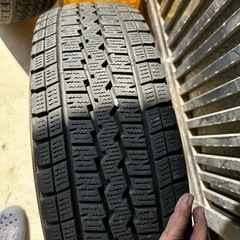 キャラバンのタイヤ195/80/R15の画像