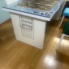 ダイニングテーブルの画像
