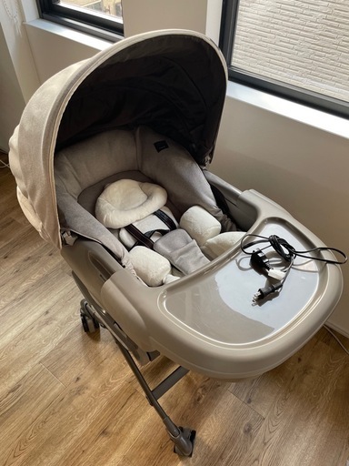 COMBI AUTO SWING BEDi　電動式ハイローチェア