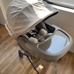 COMBI AUTO SWING BEDi　電動式ハイローチェア の画像