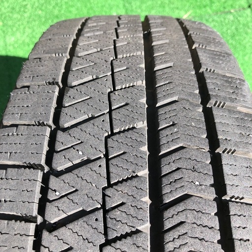 フィット　シャトル　スタッドレス　4本