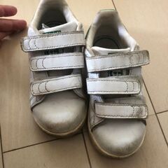 adidasスタンスミス