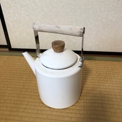 ニトリ　ホーローやかん