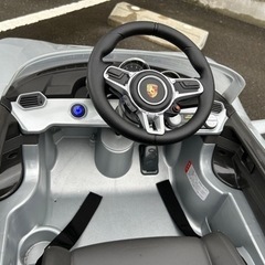 トイザらス 電動乗用 ポルシェ 918 スパイダー 子供の画像