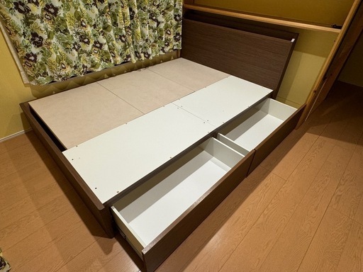 ニトリ　ダブルベッドフレーム(ヴァイン2 深型/WH)