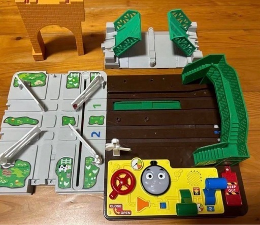トーマス