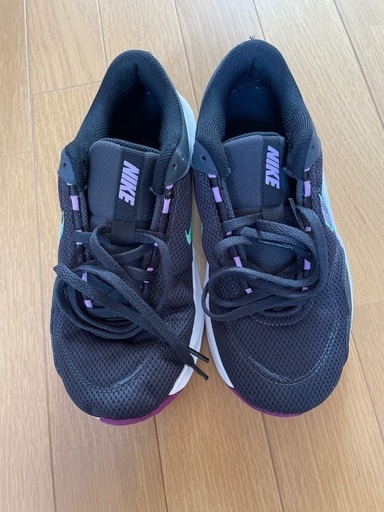 最終値下げ　NIKEスニーカー　24・5cm