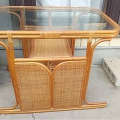 テーブル