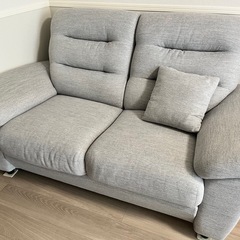 保証期間内！クッション付きふかふか2人掛けソファ　