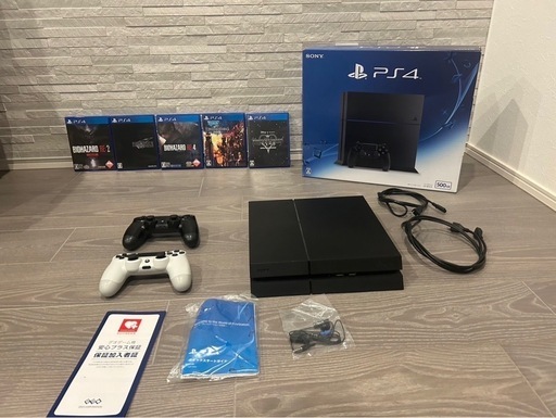 PS4本体　コントローラー2個　ソフト色々