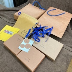 ルイヴィトンの空箱、紙袋、布袋、リボン等のまとめ売り

