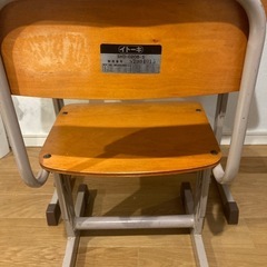 学校の机(椅子セット)の画像
