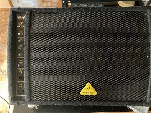 behringer  ベリンガー　アンプ内蔵スピーカー