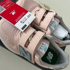 ニューバランス　キッズ　スニーカー　20.5の画像