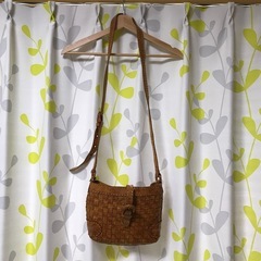 中古　本革　ショルダーバック