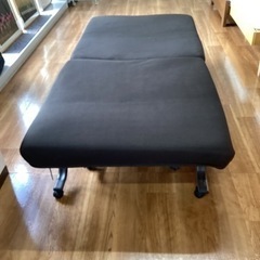 折りたたみベッド（リクライニング付き）【町田市再生家具】　241232　の画像