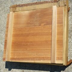 USED めん台 小 Ｓサイズ 50×60cm 麺台 麺打ち そば打ち 道具 のし板 のし台 アラスカ檜(ひのき)製 使用感はあります 現状渡し　のし棒／めん棒は付属しません 箱ダメージあり 製菓生地、麺生地作りにピッタリ！ 脚付き（板面反り防止）タイプですの画像