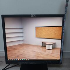 液晶モニター、IBM製19インチの画像