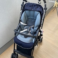 ベビーカー　combi