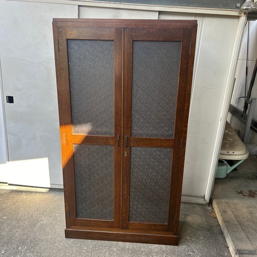 シンプルなレトロ棚